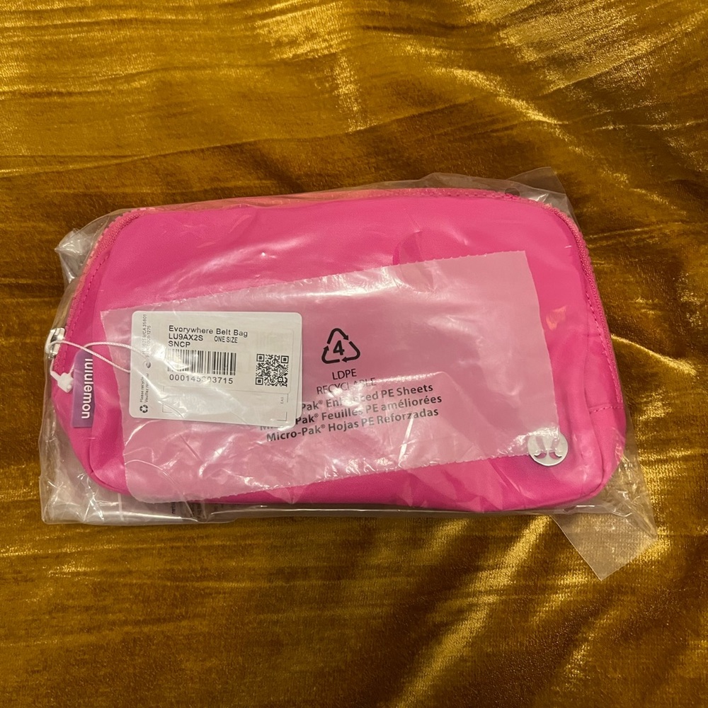 Lululemon Everywhere Belt Bag